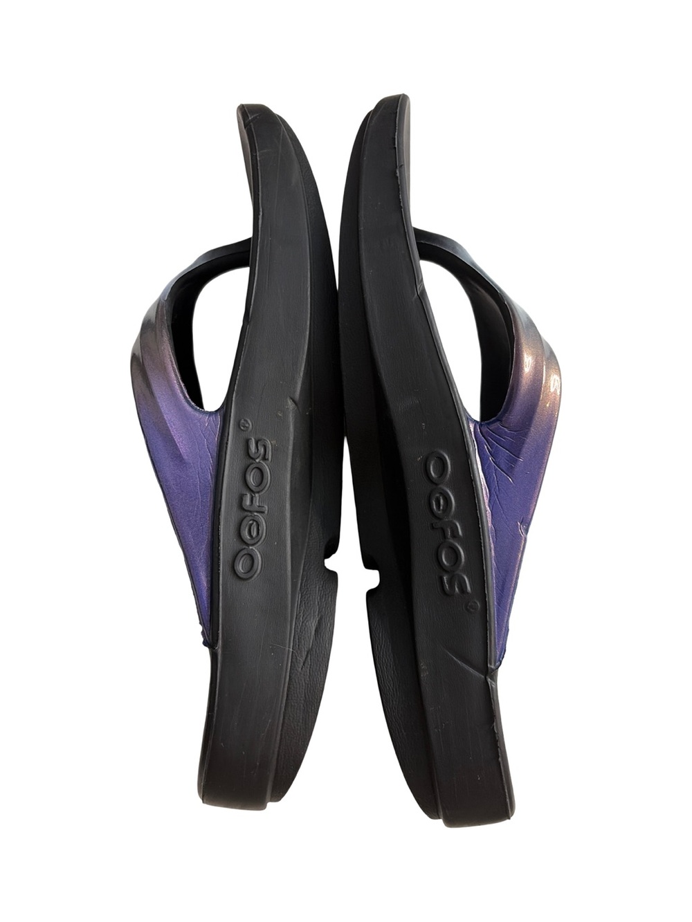 Oofos Oolala Luxe Recovery Black Flip Flops with Iridescent Straps - Picture 5 of 12